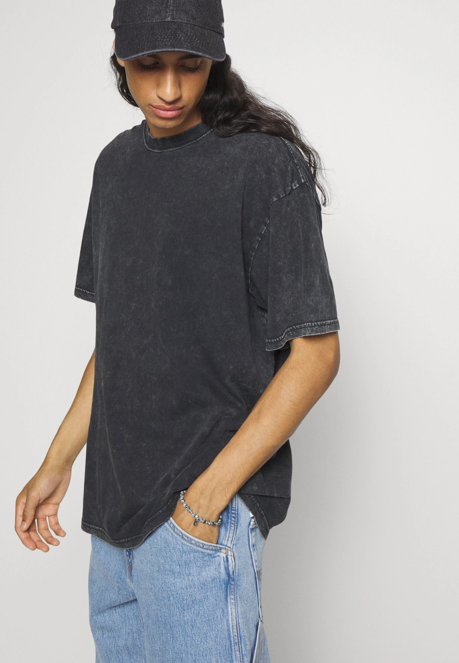 YOURTURN Unisex - Print T-Shirt - Mottled Black 6 YOURTURN Unisex - Print T-Shirt - Mottled Black - Image 4