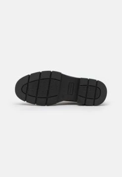 YOURTURN Lace-Ups - Black -Yourturn 1b63d7dd7367497f88b93b36f5b671ab