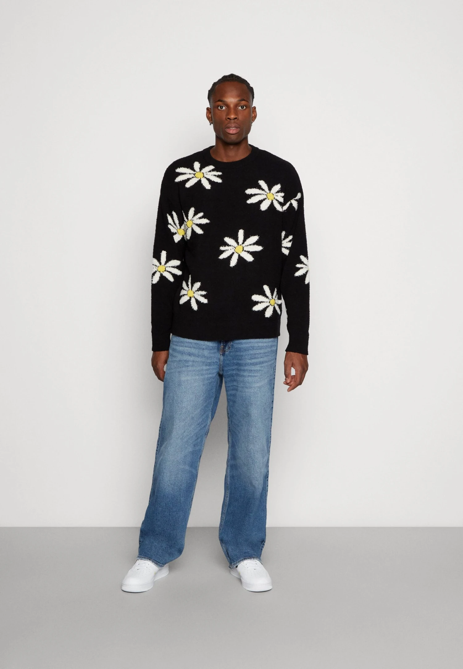 YOURTURN Jumper - Black 4 YOURTURN Jumper - Black - Image 2