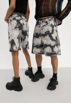 YOURTURN Unisex - Denim Shorts - Black Denim -Yourturn 2cd9be114197419383c232b9b8d8d95f