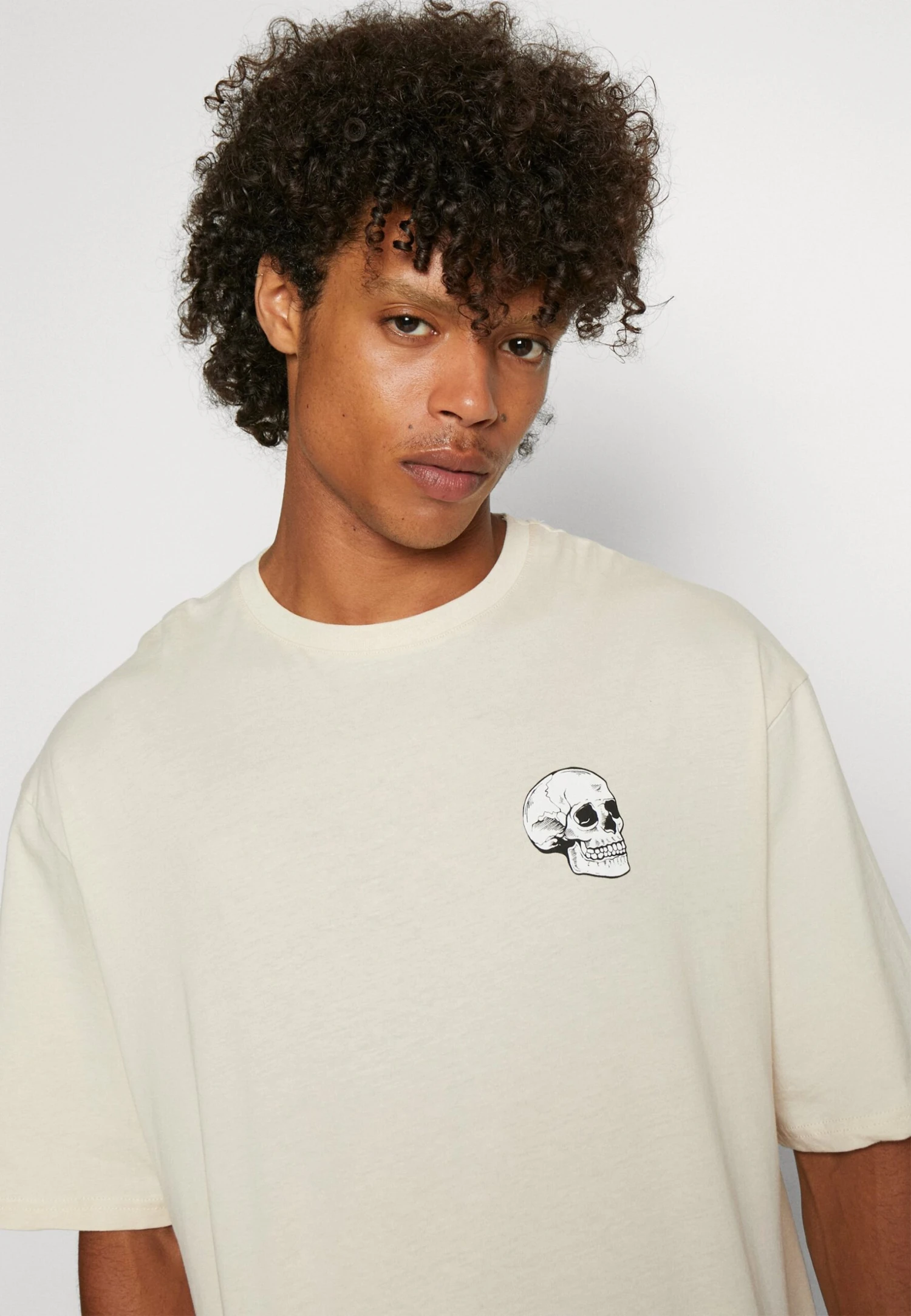 YOURTURN SkullGraphic- Print T-Shirt - Beige 6 YOURTURN SkullGraphic- Print T-Shirt - Beige - Image 4