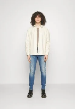 Yourturn -Yourturn 6b4a36a7c3c449d5b3438bd1a623e36d