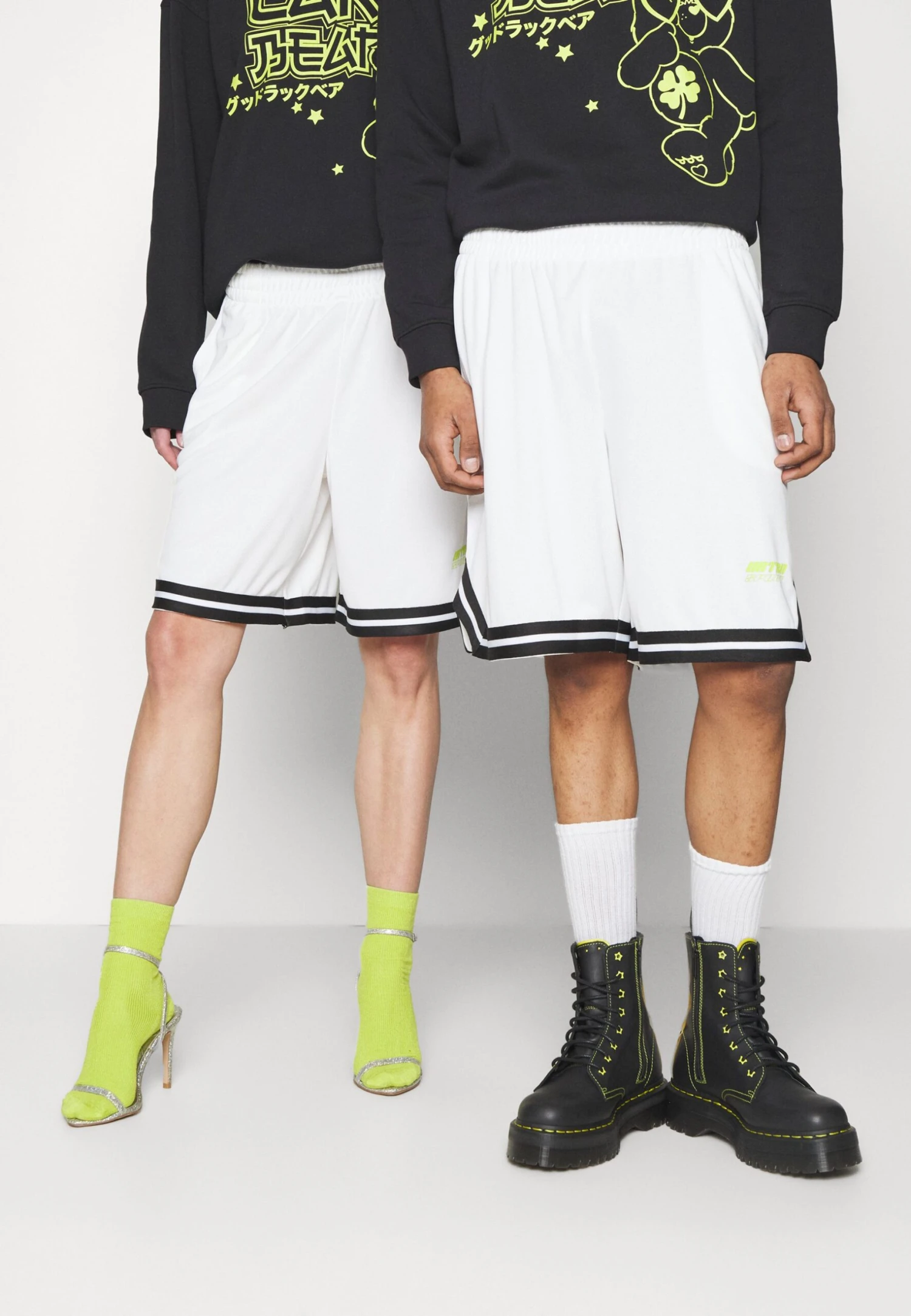 YOURTURN Unisex - Shorts - White 3 YOURTURN Unisex - Shorts - White