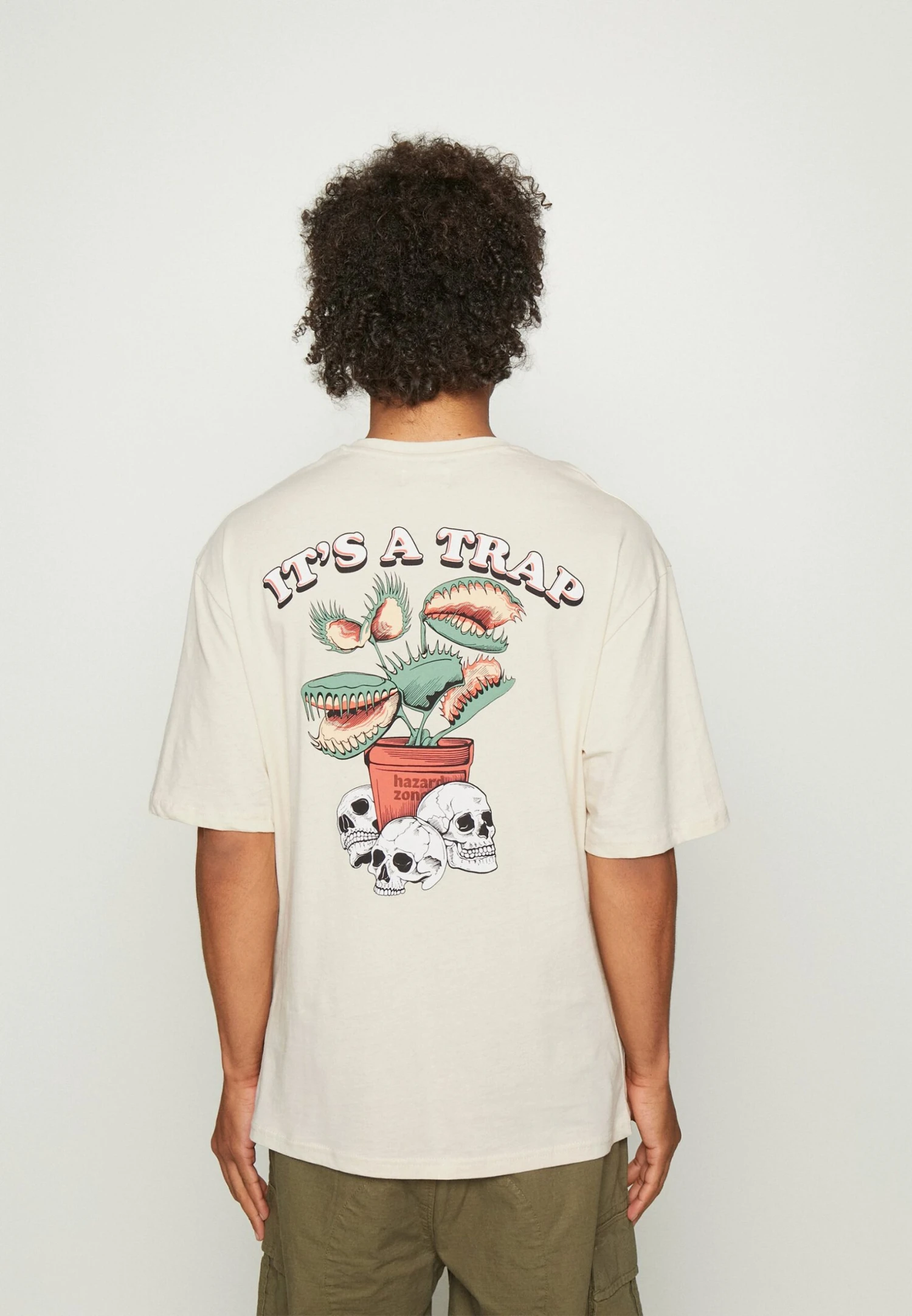 YOURTURN SkullGraphic- Print T-Shirt - Beige 5 YOURTURN SkullGraphic- Print T-Shirt - Beige - Image 3