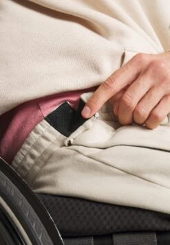 YOURTURN Tracksuit Bottoms - Beige -Yourturn 9381a5e35ebe4c33aaf15a37c764dc54