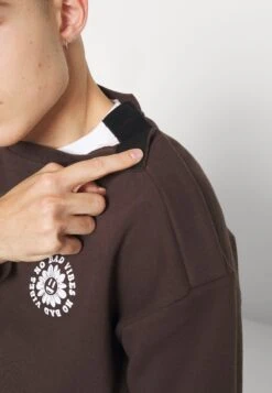 YOURTURN Unisex - Sweatshirt - Dark Brown -Yourturn 964f2731ca4a4cb3a55e0f8968af0e62