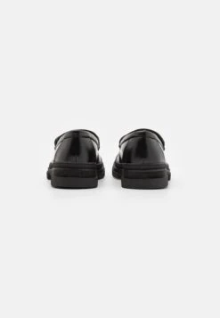 YOURTURN Slip-Ons - Black -Yourturn 9e2db4d6f11446cc9d7a304ff1ecc8c6