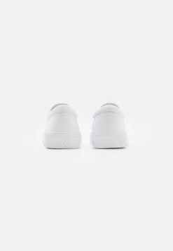 YOURTURN Unisex - Slip-Ons - White -Yourturn a878d1f30e534386893a5f480c0a16d2