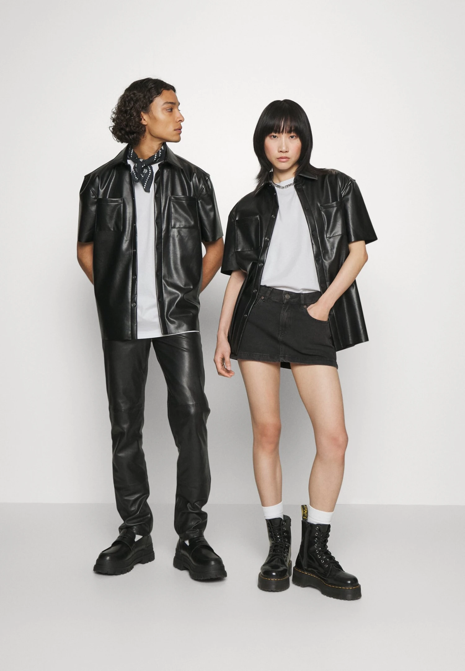 YOURTURN Unisex 2 Pack - Top - White, Black 3 YOURTURN Unisex 2 Pack - Top - White, Black