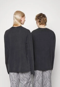 YOURTURN Sweatshirt - Black -Yourturn acd0cfbfda724053b8dc2517d99184e5