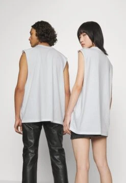 YOURTURN Unisex 2 Pack - Top - White, Black 13 YOURTURN Unisex 2 Pack - Top - White, Black -Yourturn adf66e2d7d094e35b79b1f4f472e6fee