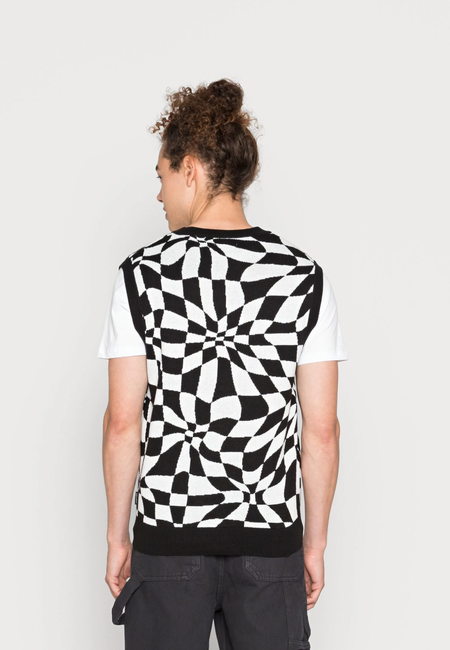 YOURTURN Distorted Check Vest Unisex - Jumper - Black/White 5 YOURTURN Distorted Check Vest Unisex - Jumper - Black/White - Image 3
