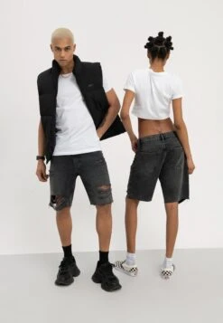 YOURTURN Unisex - Denim Shorts - Black 9 YOURTURN Unisex - Denim Shorts - Black -Yourturn cb0e8a238396470b9ff5ebb0b55a6e08