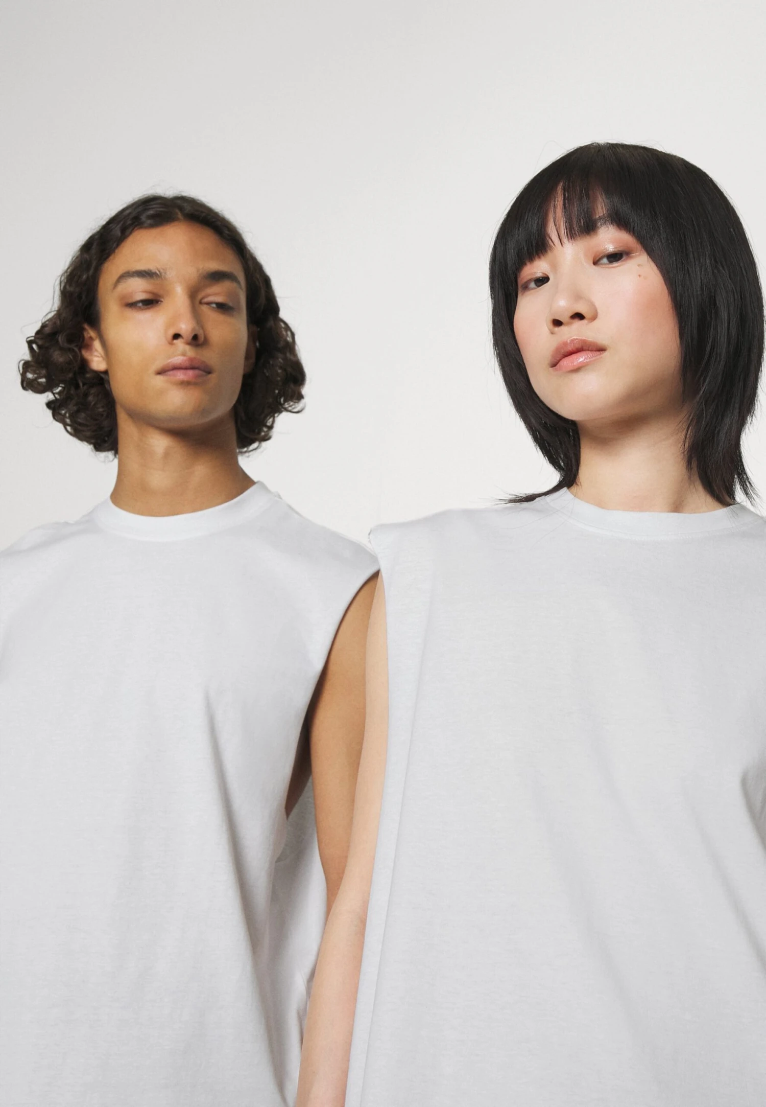 YOURTURN Unisex 2 Pack - Top - White, Black 8 YOURTURN Unisex 2 Pack - Top - White, Black - Image 6