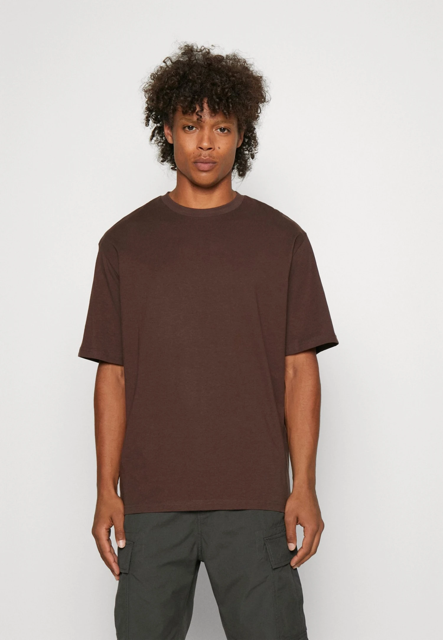 YOURTURN 3Pack Unisex - Basic T-Shirt - White/Dark Grey /Dark Brown 4 YOURTURN 3Pack Unisex - Basic T-Shirt - White/Dark Grey /Dark Brown - Image 2