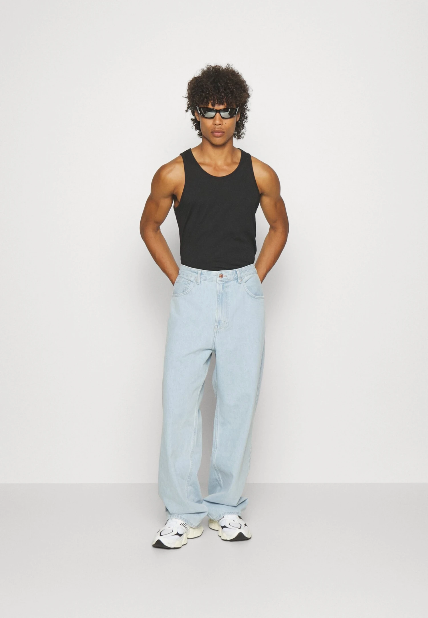 YOURTURN Baggy Jeans Unisex - Relaxed Fit Jeans - Light Blue Denim 4 YOURTURN Baggy Jeans Unisex - Relaxed Fit Jeans - Light Blue Denim - Image 2