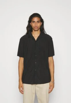 YOURTURN Plisse Shirt Unisex - Shirt - Black