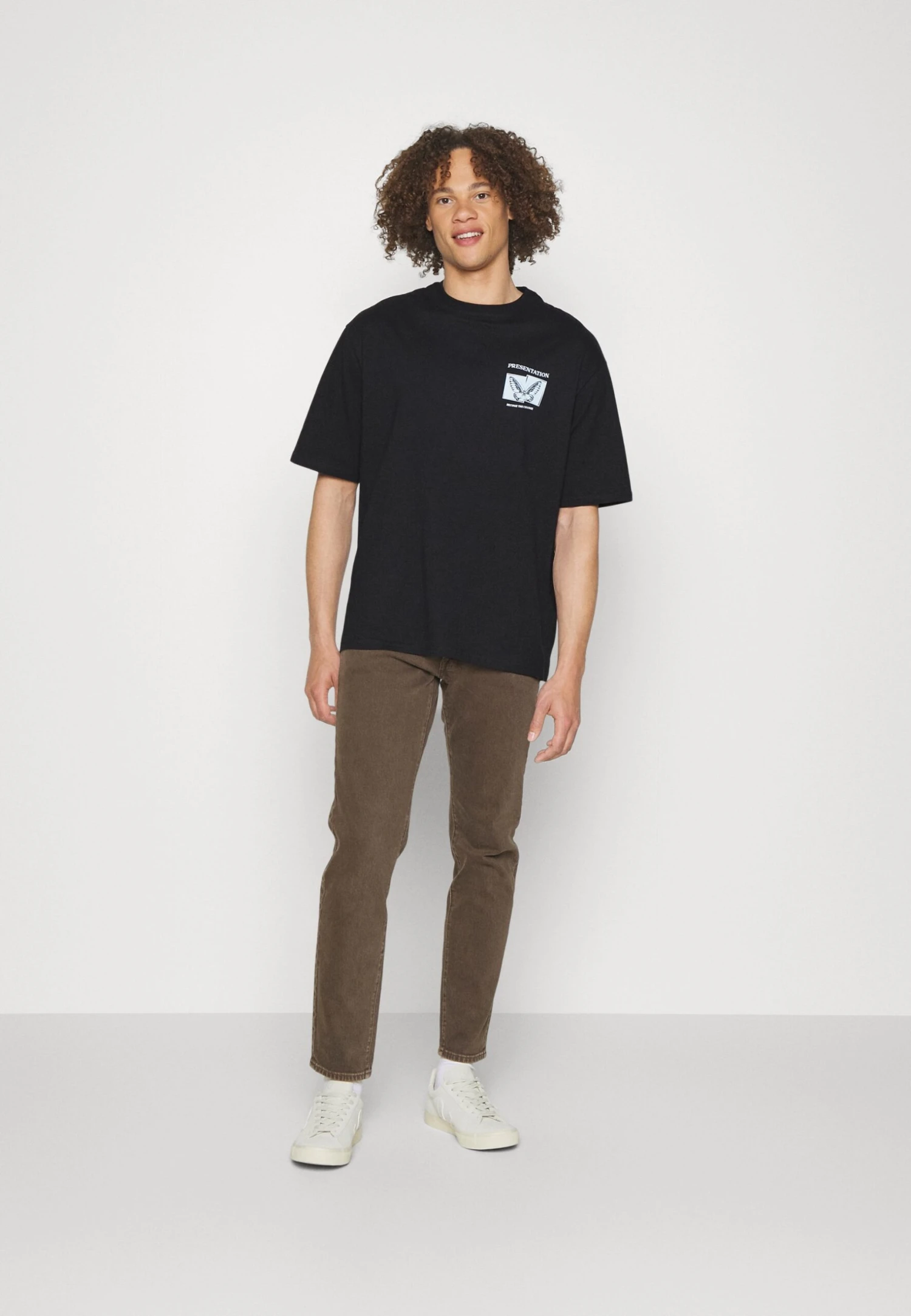 YOURTURN Print T-Shirt - Black 4 YOURTURN Print T-Shirt - Black - Image 2