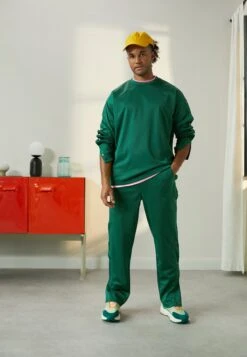 YOURTURN Unisex - Long Sleeved Top - Dark Green -Yourturn e6fe21dd4a654688b1e3e5a46cde1545